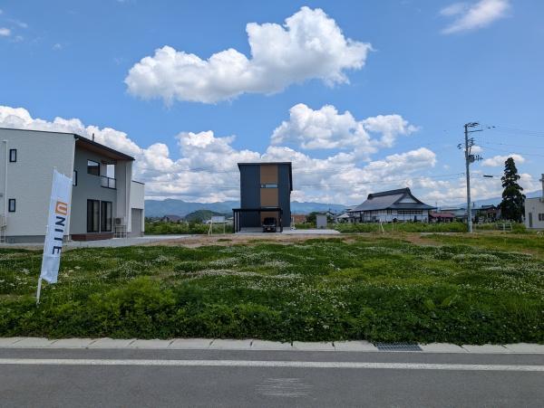 米沢市中田町 売地